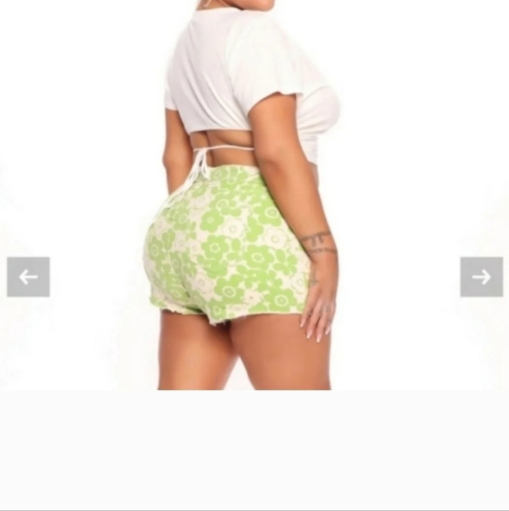 Nwot Fashion nova floral denim shorts 18